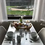 Couette-café Gaestezimmer Klein Und Fein Fuer Nach Dem Wein