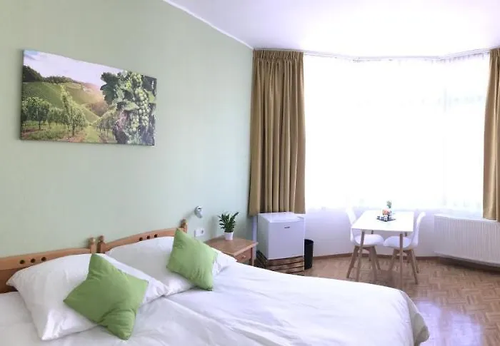 Gaestezimmer Klein Und Fein Fuer Nach Dem Wein فندق مبيت وإفطار 3*